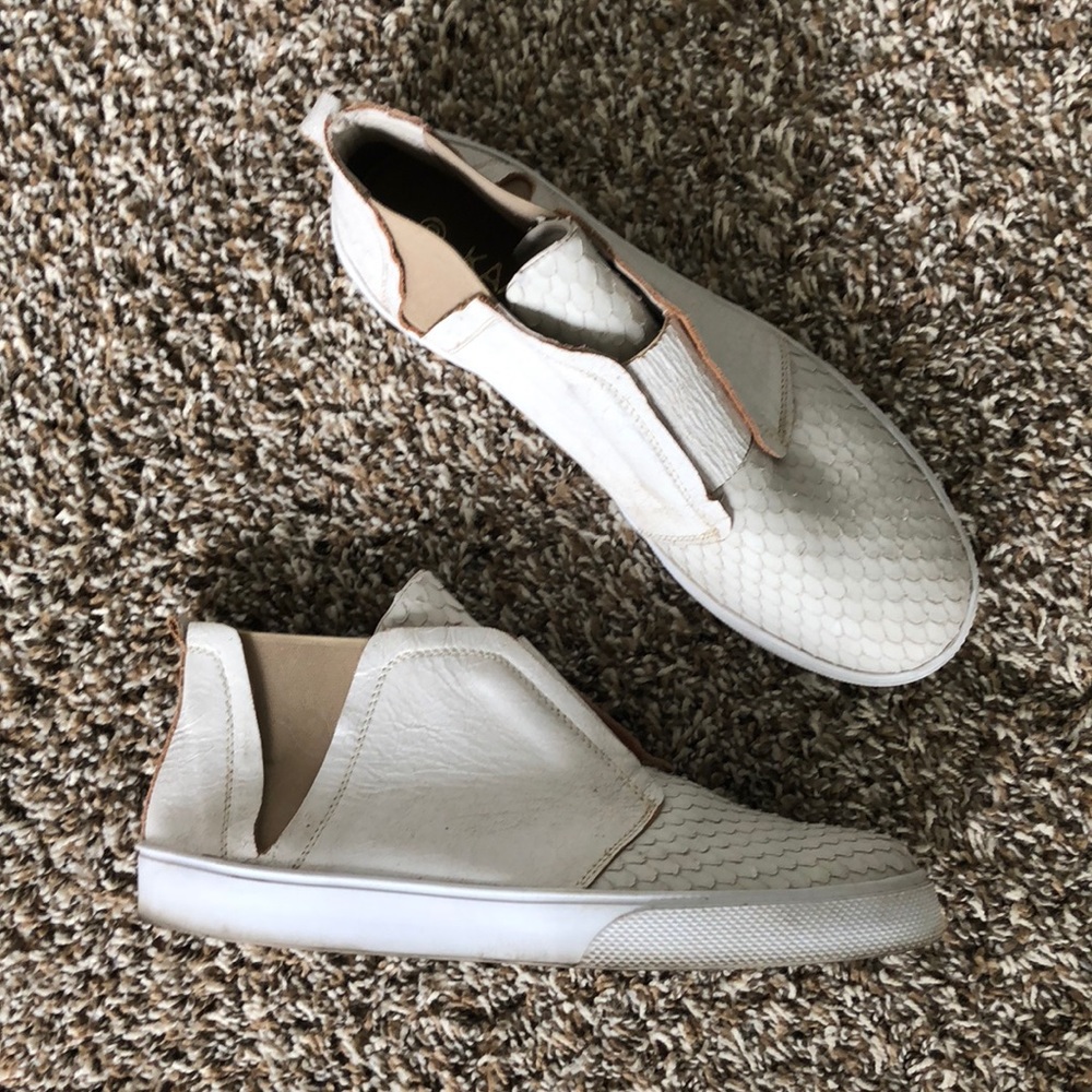 Kaanas Cream Hightop Slip-ons
